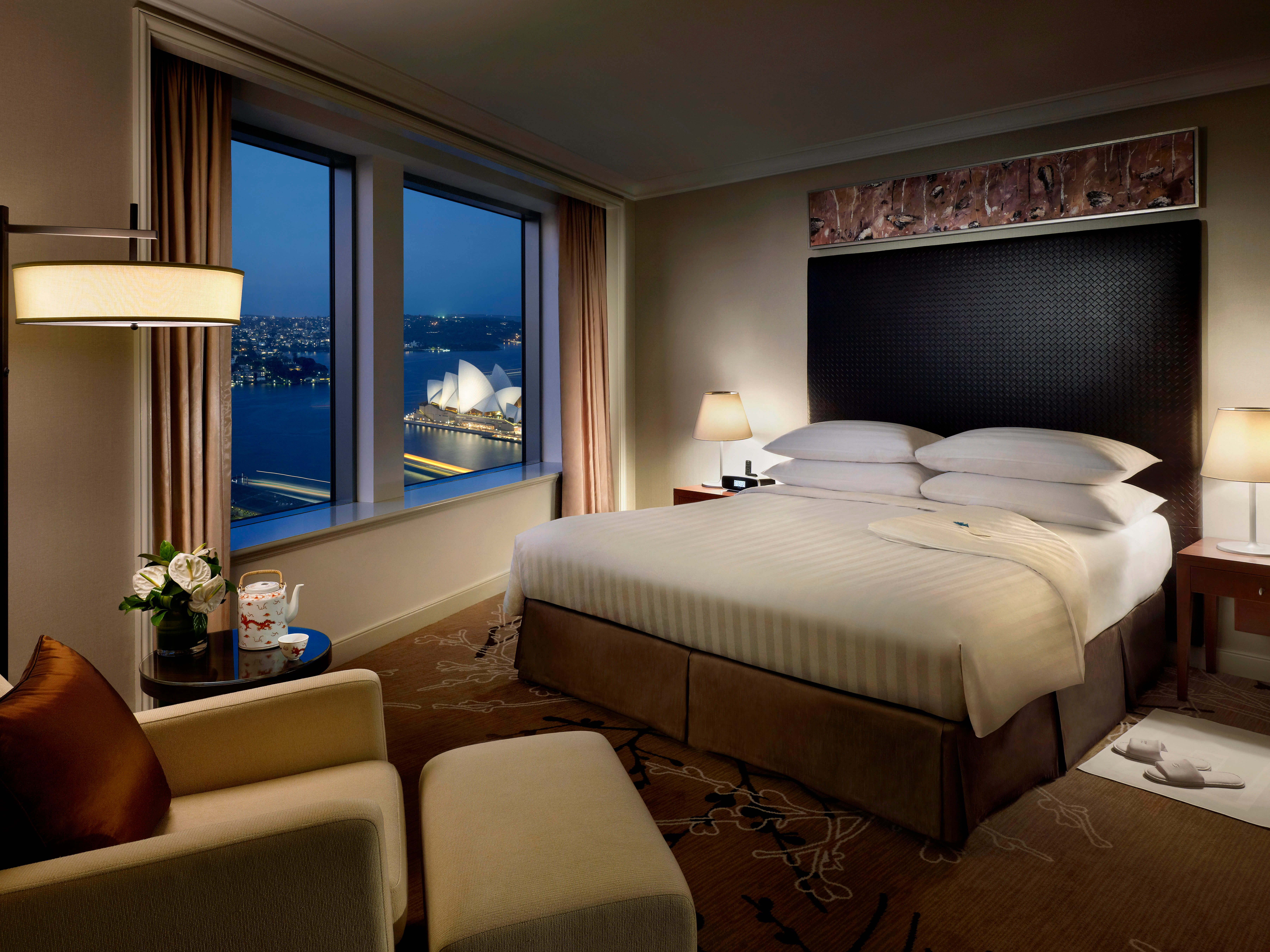 Shangri-La Hotel Sydney - Grand Apartment Bedroom